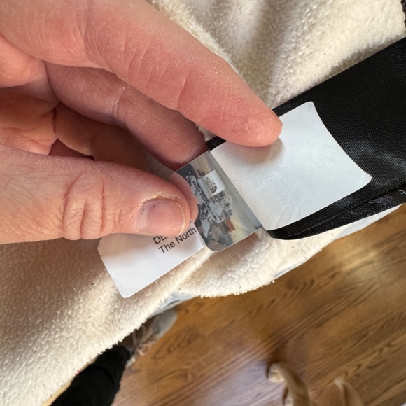 LIGHT GREY NORTH FACE 550 YOUTH  puffer COAT - Picture 10 of 13